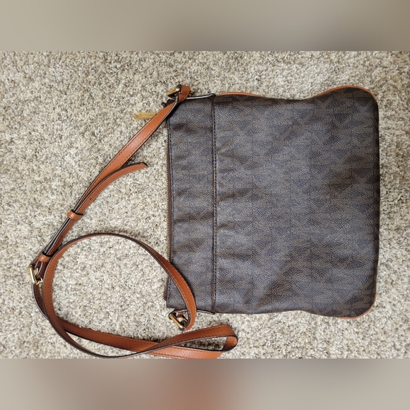 Michael kors Bag with matching wallet - Picture 6 of 7